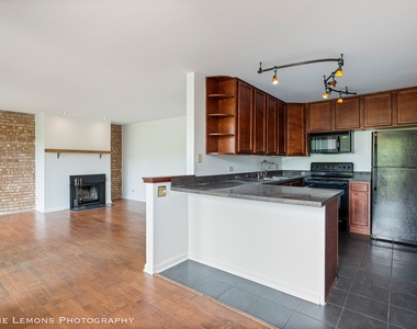 6004 E Lake Drive - Photo Thumbnail 6