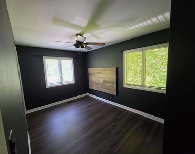 7618 Catalpa Drive - Photo Thumbnail 2