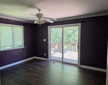 7618 Catalpa Drive - Photo Thumbnail 3