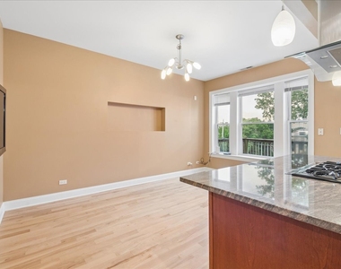 4220 S Champlain Avenue - Photo Thumbnail 7