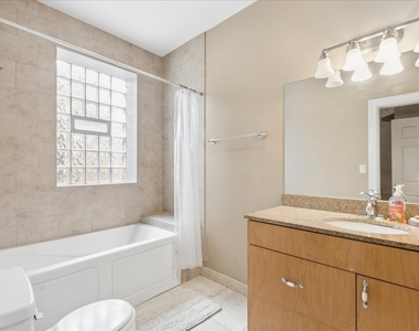 4220 S Champlain Avenue - Photo Thumbnail 13
