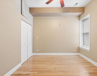 4220 S Champlain Avenue - Photo Thumbnail 4