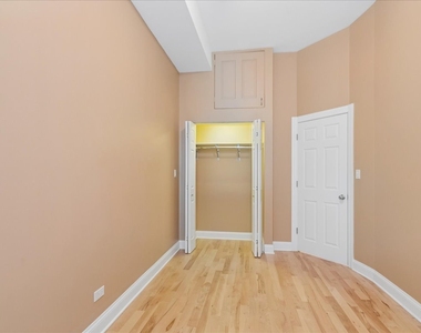 4220 S Champlain Avenue - Photo Thumbnail 6