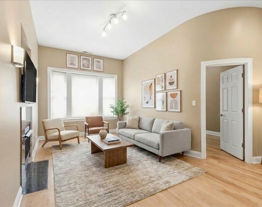 4220 S Champlain Avenue - Photo Thumbnail 2