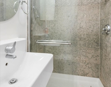 4220 S Champlain Avenue - Photo Thumbnail 14