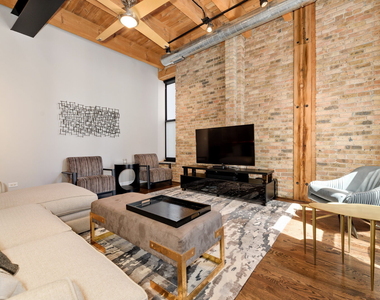 154 W Hubbard Street - Photo Thumbnail 5