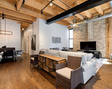 154 W Hubbard Street - Photo Thumbnail 8