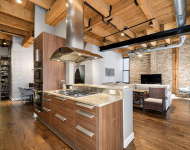 154 W Hubbard Street - Photo Thumbnail 11