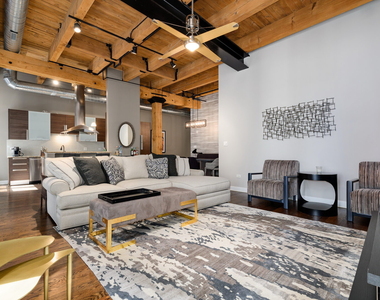 154 W Hubbard Street - Photo Thumbnail 6