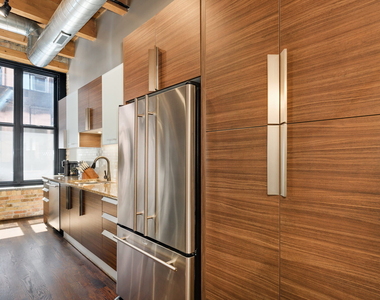 154 W Hubbard Street - Photo Thumbnail 13