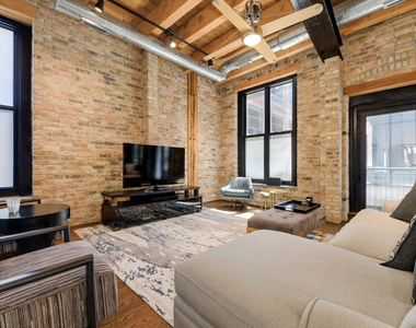 154 W Hubbard Street - Photo Thumbnail 15