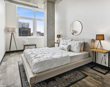 171 N Aberdeen Street - Photo Thumbnail 12