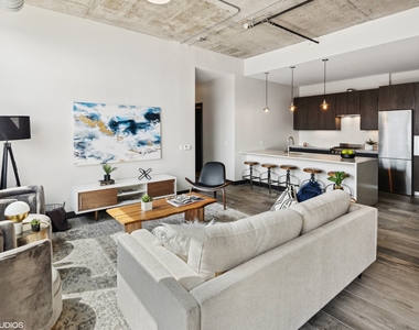 171 N Aberdeen Street - Photo Thumbnail 6