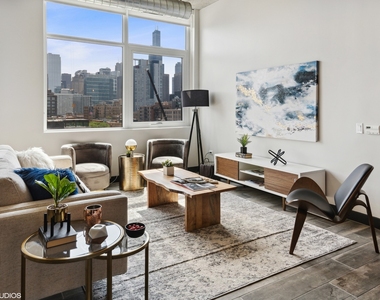 171 N Aberdeen Street - Photo Thumbnail 4