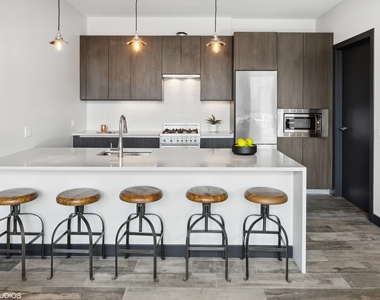 171 N Aberdeen Street - Photo Thumbnail 7