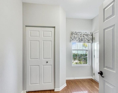 3211 S Ronan Drive - Photo Thumbnail 1