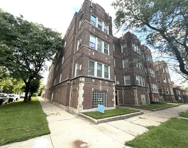 7656 S East End Avenue - Photo Thumbnail 1