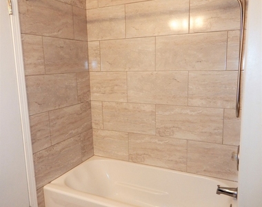 214 Redwood Court - Photo Thumbnail 7