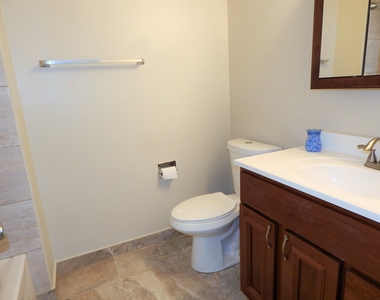 214 Redwood Court - Photo Thumbnail 6