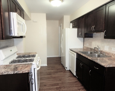 214 Redwood Court - Photo Thumbnail 1