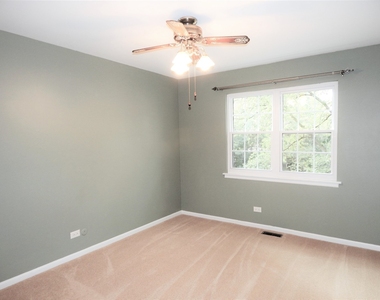 214 Redwood Court - Photo Thumbnail 4