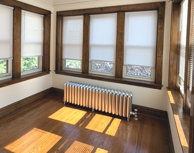 5112 W Sunnyside Avenue - Photo Thumbnail 3