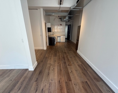 255 West 36th Street - Photo Thumbnail 3