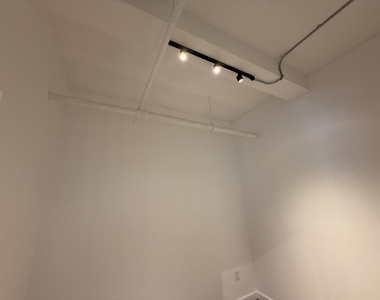 255 West 36th Street - Photo Thumbnail 5