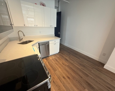 255 West 36th Street - Photo Thumbnail 6
