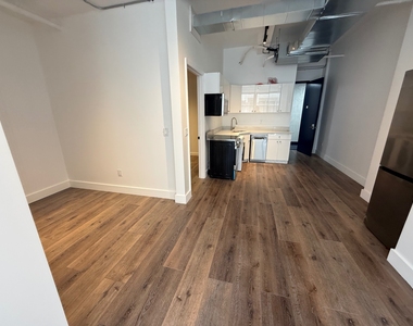 255 West 36th Street - Photo Thumbnail 4