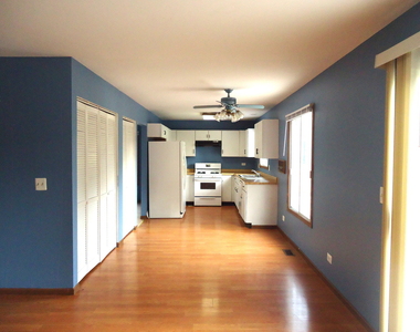 2539 Brunswick Circle - Photo Thumbnail 7
