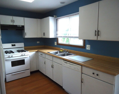 2539 Brunswick Circle - Photo Thumbnail 5