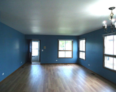 2539 Brunswick Circle - Photo Thumbnail 4