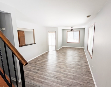 2716 Yorkshire Court - Photo Thumbnail 1