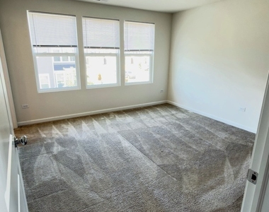 659 Switchgrass Way - Photo Thumbnail 12