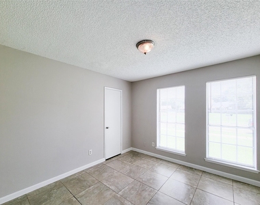 8530 Quail Burg Lane - Photo Thumbnail 17