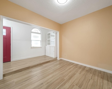 10732 Briar Forest Drive - Photo Thumbnail 3
