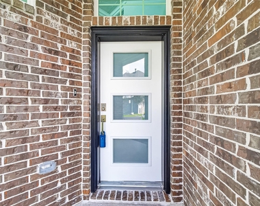 21227 Teal Lovegrass Lane - Photo Thumbnail 4