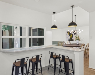 2019 Wilcrest Drive - Photo Thumbnail 6