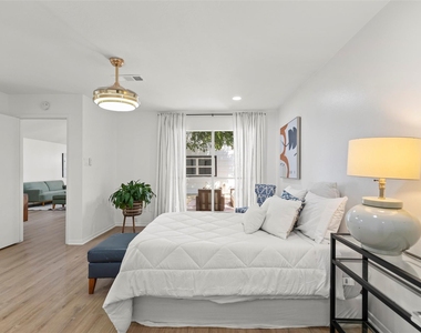 2019 Wilcrest Drive - Photo Thumbnail 10