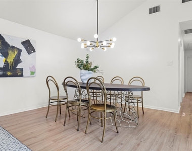 2019 Wilcrest Drive - Photo Thumbnail 3