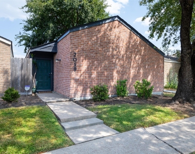 2019 Wilcrest Drive - Photo Thumbnail 23