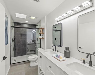 2019 Wilcrest Drive - Photo Thumbnail 13