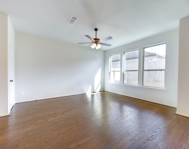 10329 Harmon Smith Dr - Photo Thumbnail 6