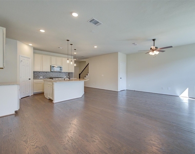 10329 Harmon Smith Dr - Photo Thumbnail 4
