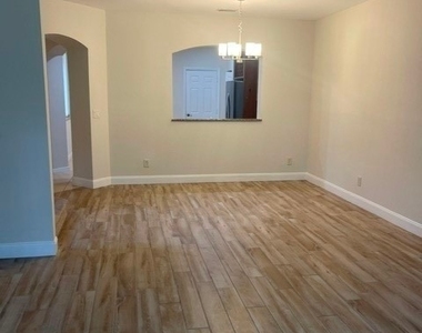 9528 Brookville Court - Photo Thumbnail 7