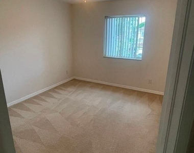 9528 Brookville Court - Photo Thumbnail 12