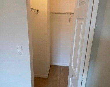 9528 Brookville Court - Photo Thumbnail 13