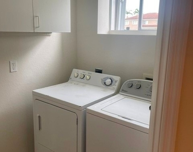 9528 Brookville Court - Photo Thumbnail 4
