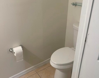 9528 Brookville Court - Photo Thumbnail 3